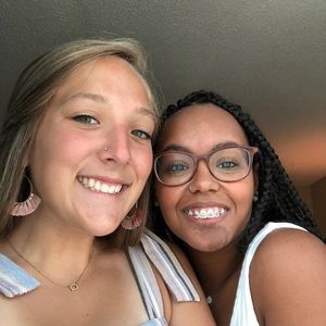 Meet your Posher, Leah